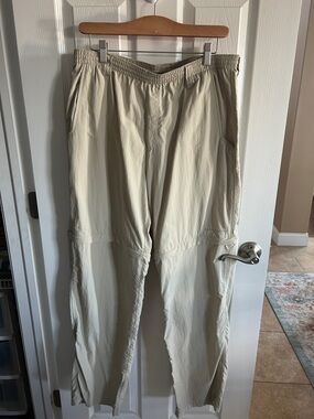 Columbia Men's Cargo Pants in Light Khaki